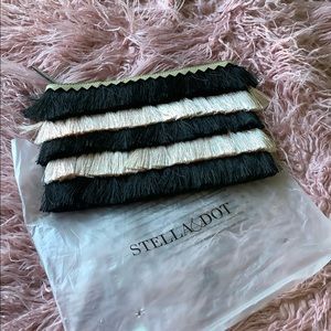 Stella & Dot Black and Cream Textured Wristlet